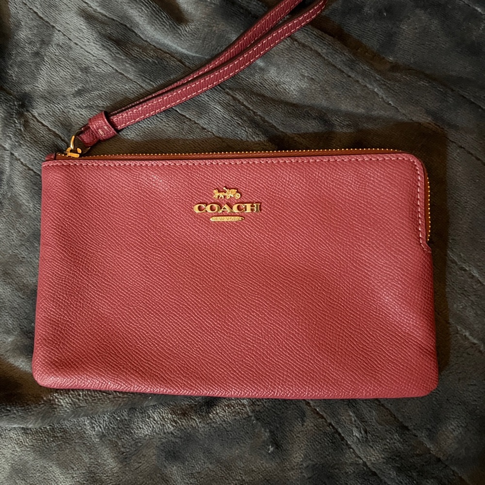 *Like New* Coach Wristlet Wallet
